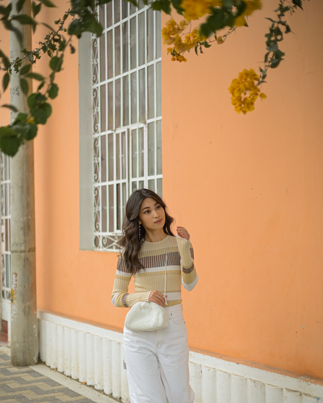 Beige ribbed knit outfit with Agolde balloon tapered jeans in Lima, Peru - FOREVERVANNY