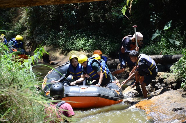 Paket Rafting Seru di Pangalengan Bandung Selatan - Zona Rovers Outbound