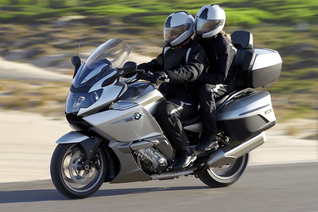 BMW K1600GT AND GTL SPECIFICATION AND REVIEW