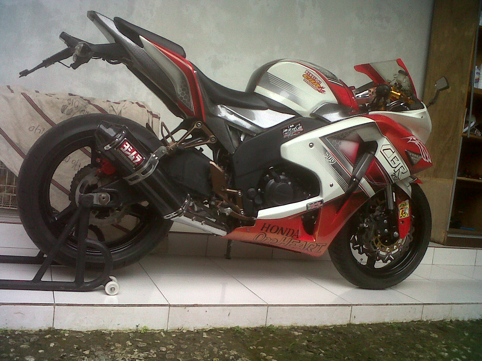 JUAL CBR 250 MODIFIKASI LIMBAH MOGE JUAL CBR 250 MODIFIKASI