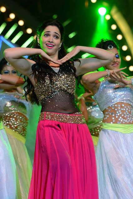 tamanna hot armpit show while dance 