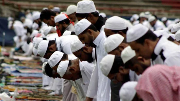 INDIA: CONTROVERSY AROSE OVER GIVING RELIEF TO MUSLIMS IN RAMADAN