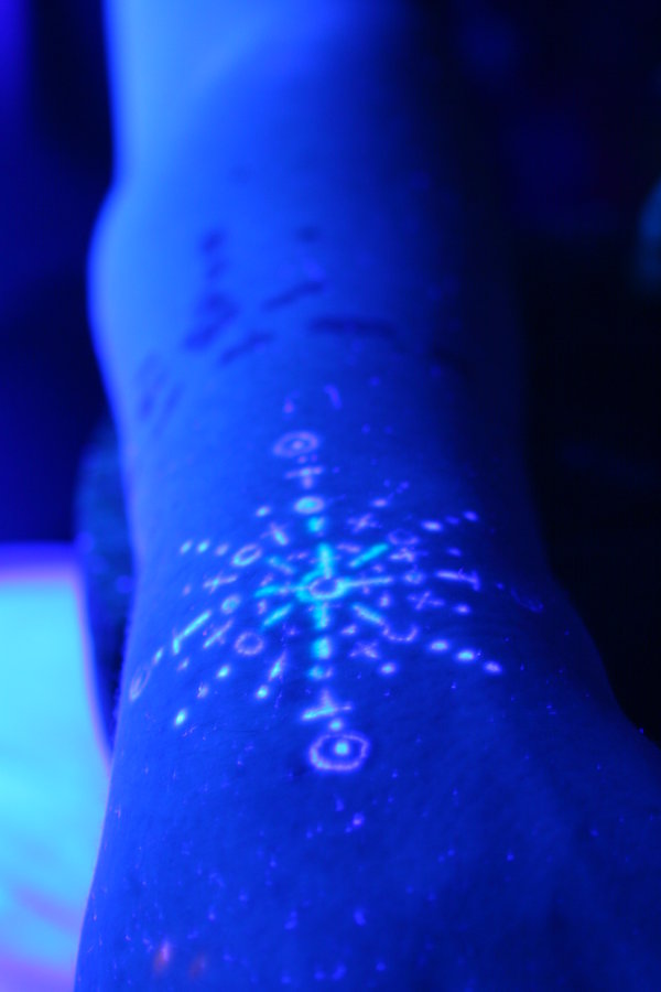 Labels UV Snowflake Tattoo