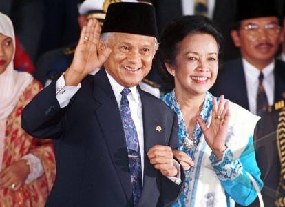 LIFE IS BEAUTIFUL: Habibie dan Ainun