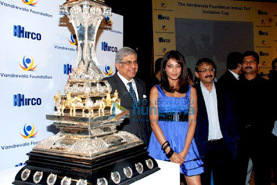 Bipasha Basu unveilse Vandrevala Foundation Turf Cup pics