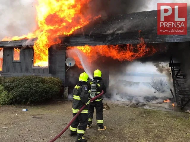 Vivienda de veraneo fue destruida por el fuego en Pisu- Pisué