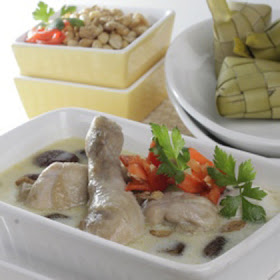 Opor Ayam Kurma