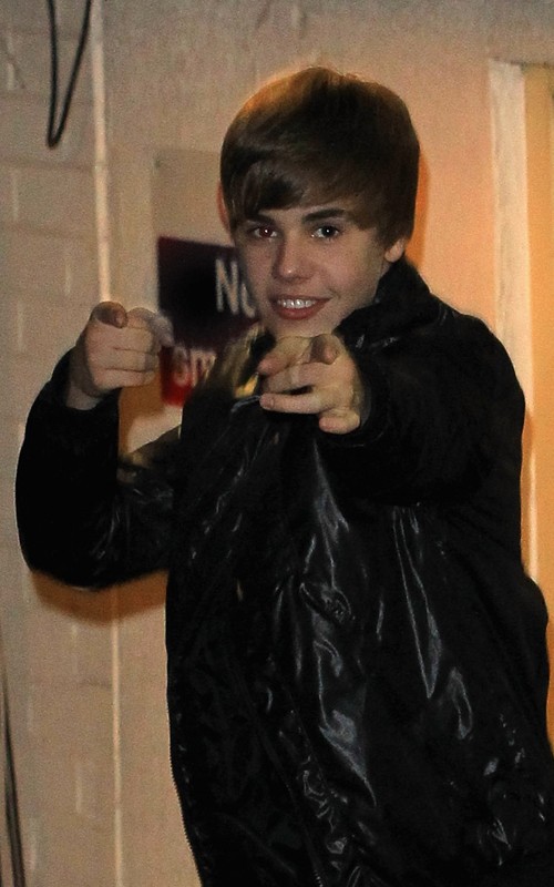 justin bieber haircut november 2010. New Hairstyle: November 2010