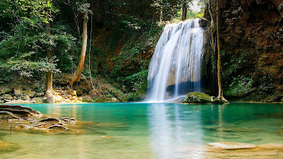 a waterfall,  pondless waterfall,waterfalls,waterfall screensaver,pictures of waterfalls, waterfalls pictures,waterfallwallpaper,