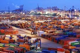 Commercio extra UE: ad aprile export -2% e import +1,5% su mese