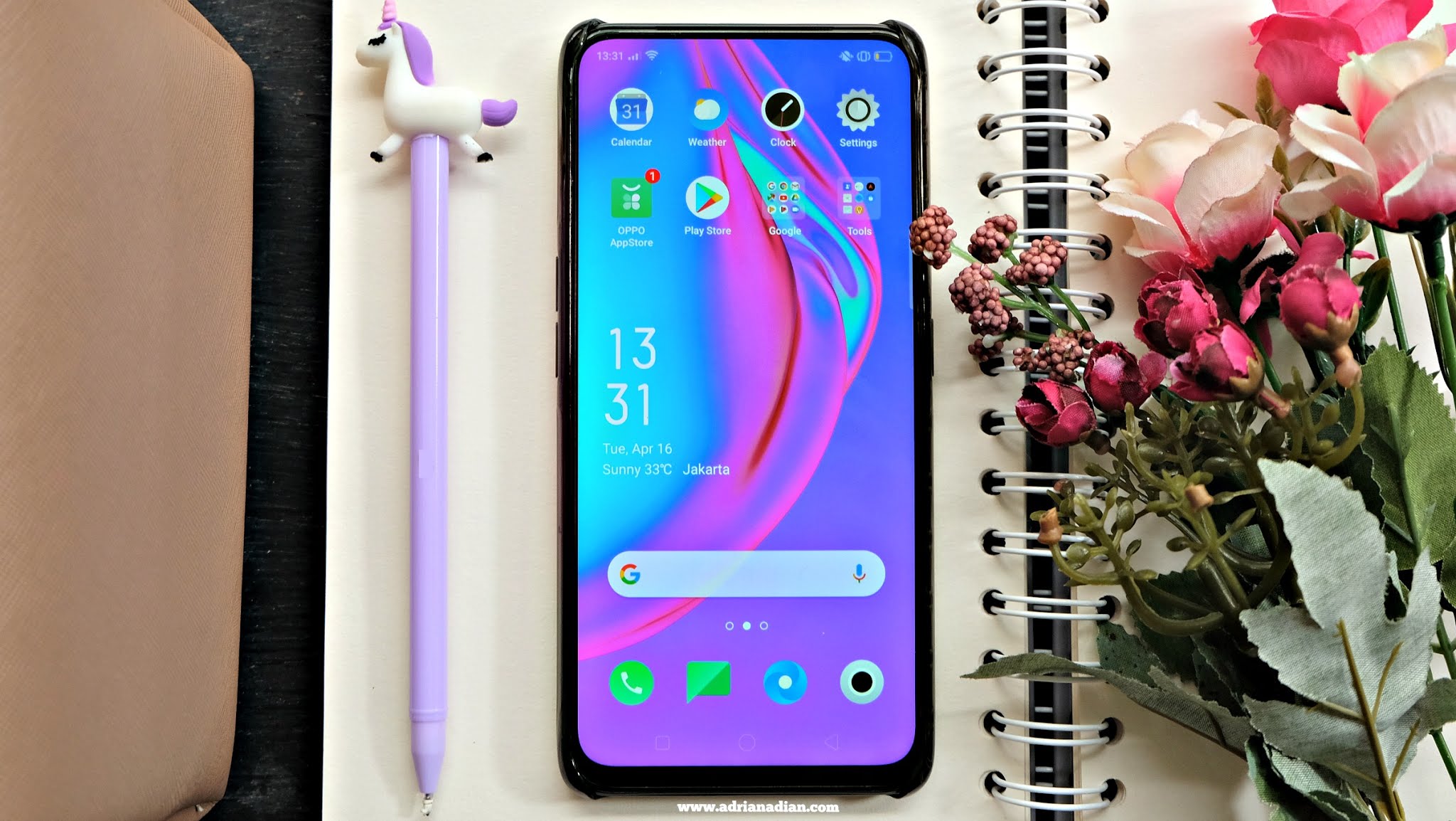 Bagian layar tanpa notch atau poni smartphone