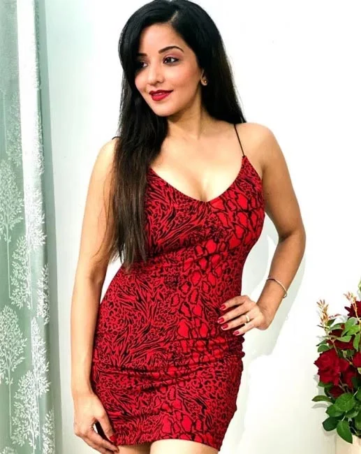 monalisa short dress curvy bhojpuri actress