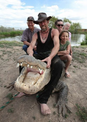 alligator wrestler Samantha is 350 alligators living at the farm