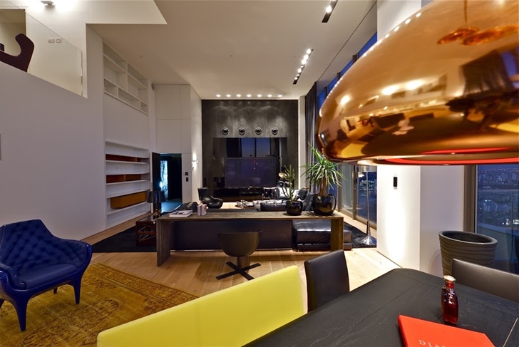First floor interior in Triplex penthouse apartment by Pitsou Kedem