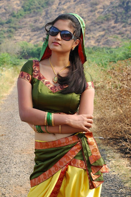 Madhulika telugu actress hot navel pics