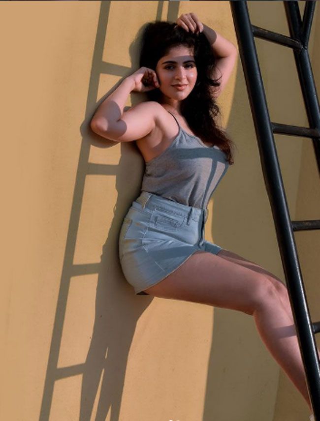 Pic of the day: Iswarya Menon Latest Pictures