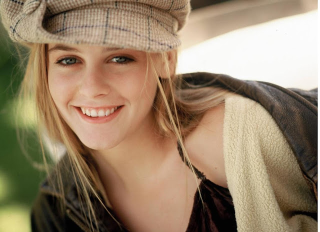 Alicia silverstone Wallpapers Free Download
