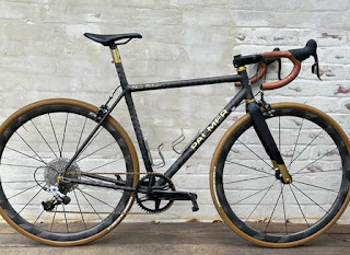 La gravel Palmer Bicycles All Road con telaio in fibra di carbonio fatto a mano