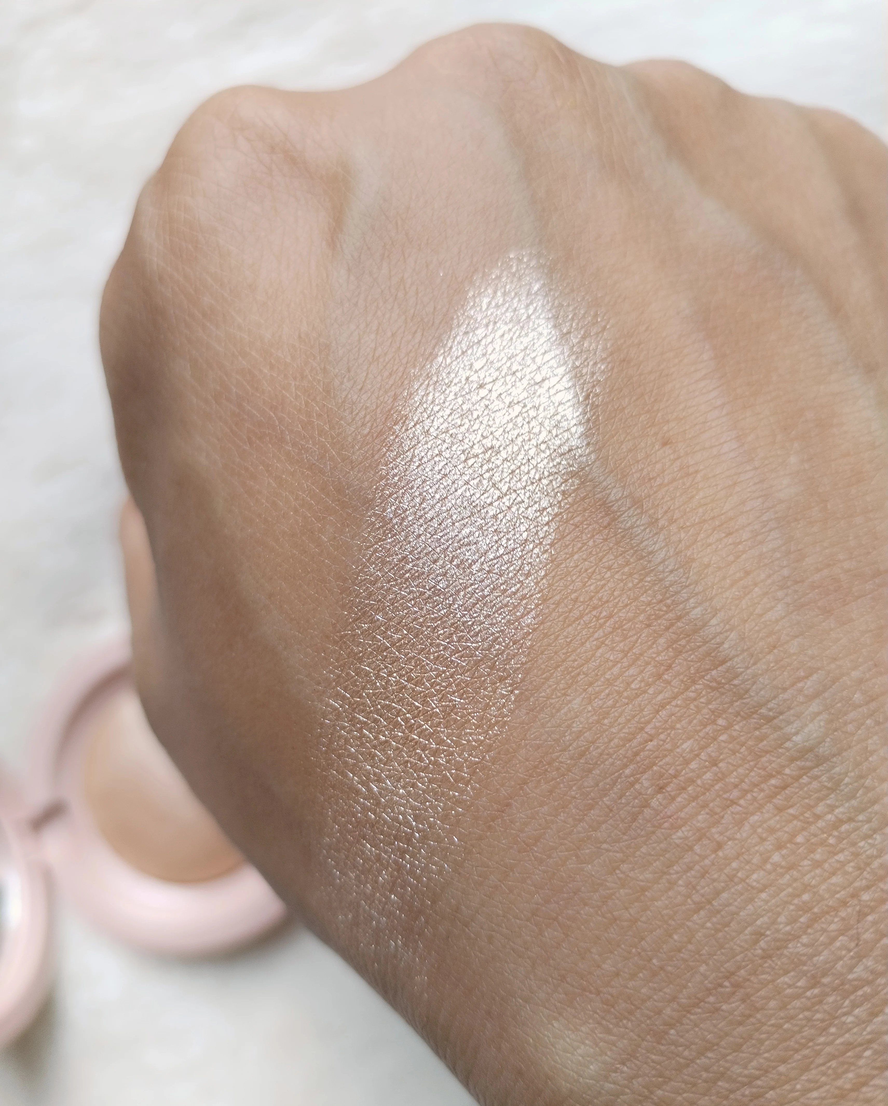 RARE BEAUTY : Positive light silky touch highlighter ( Exhilarate & Mesmerize )