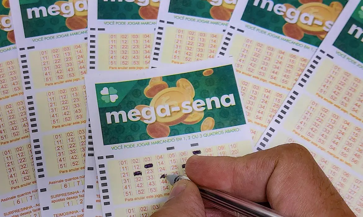 NENHUM APOSTADOR ACERTA AS SEIS DEZENAS DA MEGA-SENA E PRÊMIO ACUMULA MAIS UMA VEZ