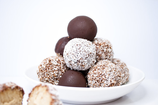 vegan, glutenfree, glutenfrei, yunaban, healthy, treat, vanilla, cacao, maca, bliss, balls, bites, blog, blogger, schweiz, swiss, switzerland, flour, date, refined, sugar, free