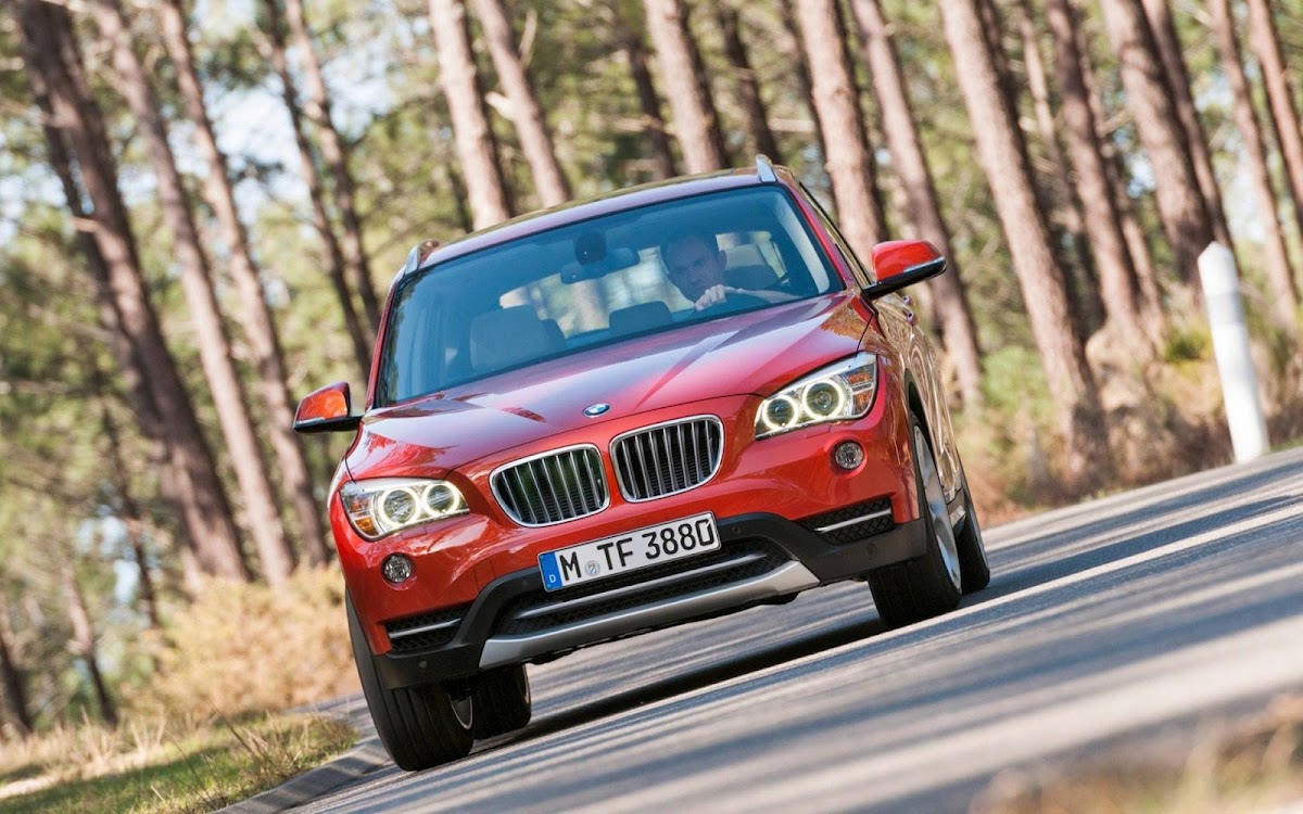 2013 BMW X1 Widescreen HD Wallpaper 7