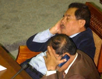 [Image: dpr-tidur.jpg]