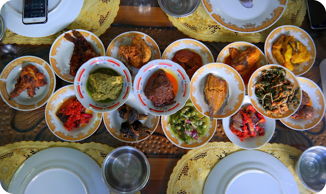 Setiap tempat di Indonesia ini niscaya punya kuliner khas  Terlena KEBLINGER Lezatnya Itiak Lado Mudo