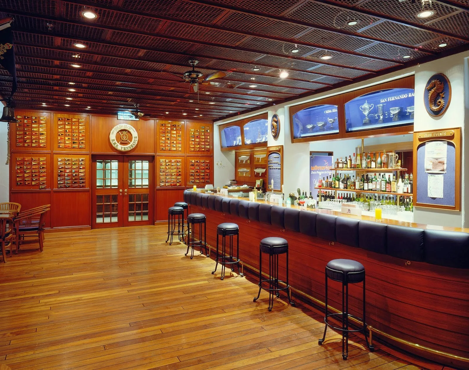 Yacht Club Bar