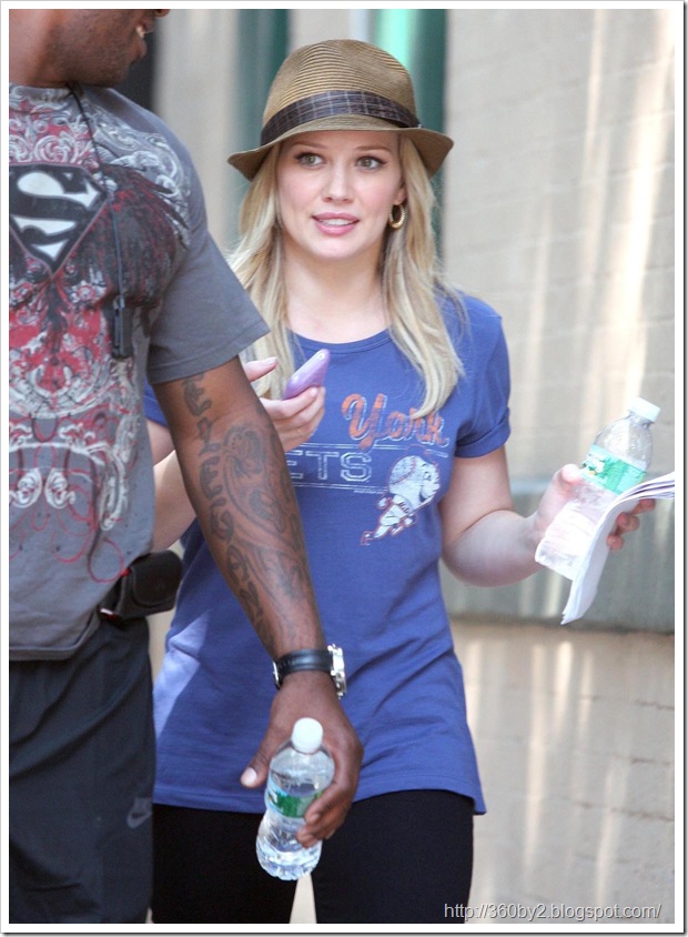 Hilary Duff on sets of Gossip Girl