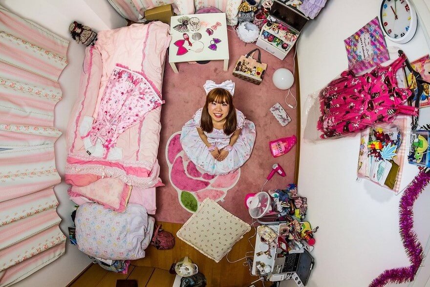 30 Mind-Blowing Photos Of Bedrooms Around The World