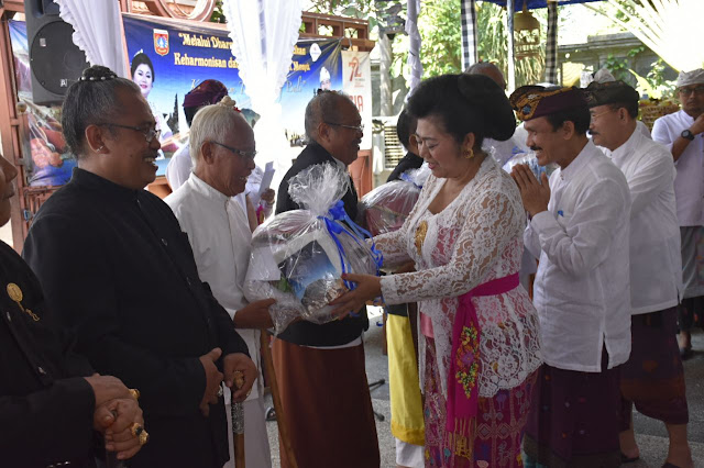 PEMERINTAH KABUPATEN KARANGASEM SELENGGARAKAN DHARMA SANTHI