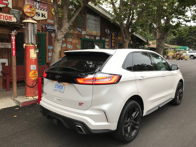 Rear 3/4 view of 2019 Ford Edge ST