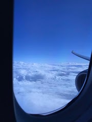 Traveling SOLO vs Traveling With ‘Strangers’