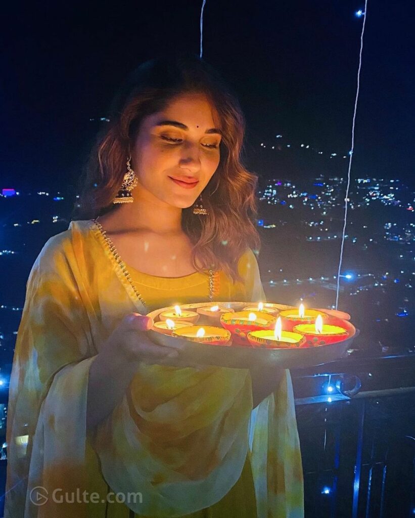 Celebrity Pictures:  Celebrity Diwali Celebration 2020