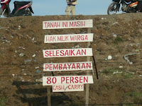 demand of victims of mudflow between Malang-Surabaya