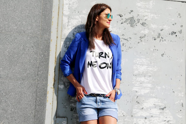 casual friday, summer style, jeansowe szorty, novamoda style, marynarka, casual, kolatowa marynarka, streetstyle, blog po 30ce, moda po 30ce, blogerki, blog moda, modowe blogerki, 