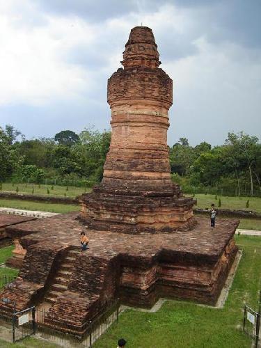 KASKUN: Sejarah : Berdirinya Candi Muara Takus (Muaro Jambi)