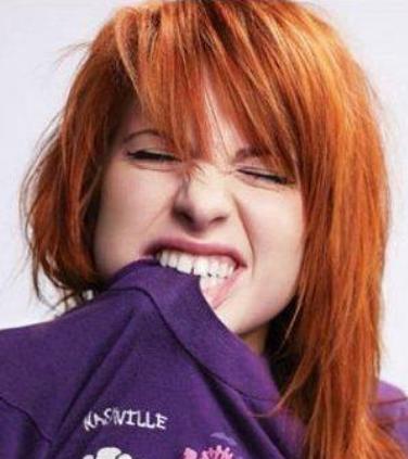 Watch the Paramore's Hayley Williams Nude Photo Hacked