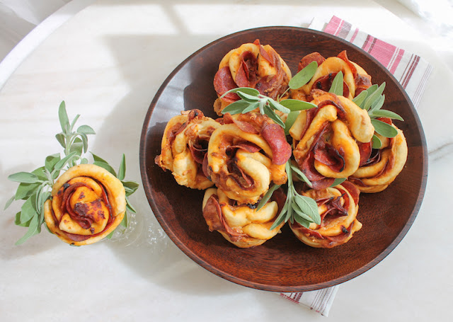 Food Lust People Love: Cheesy pizza roses are the perfect Mother’s Day breakfast (or gift!) for moms who are fans of savory pepperoni pizza. After all, who doesn’t love fresh baked bread rolls? #BreadBakers