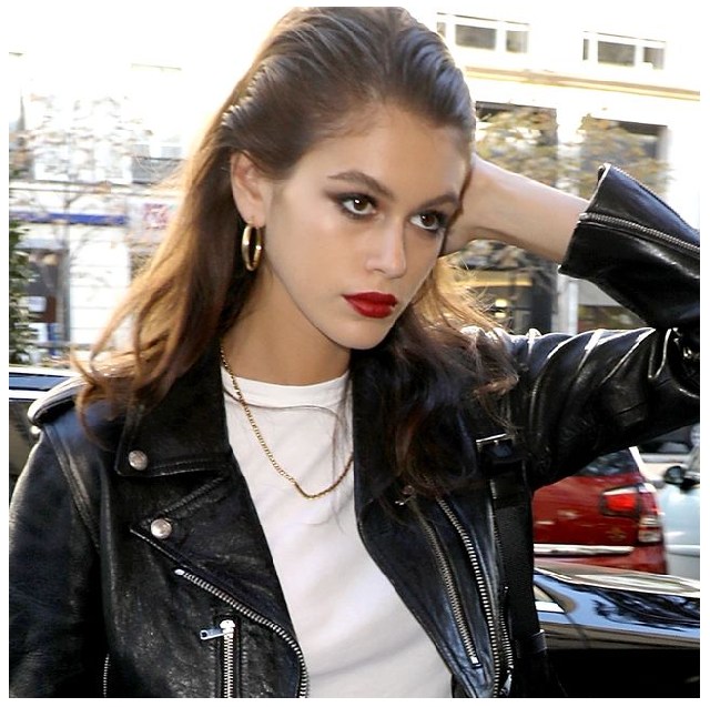 Leather jacket: iconic style of the celebrity must-have