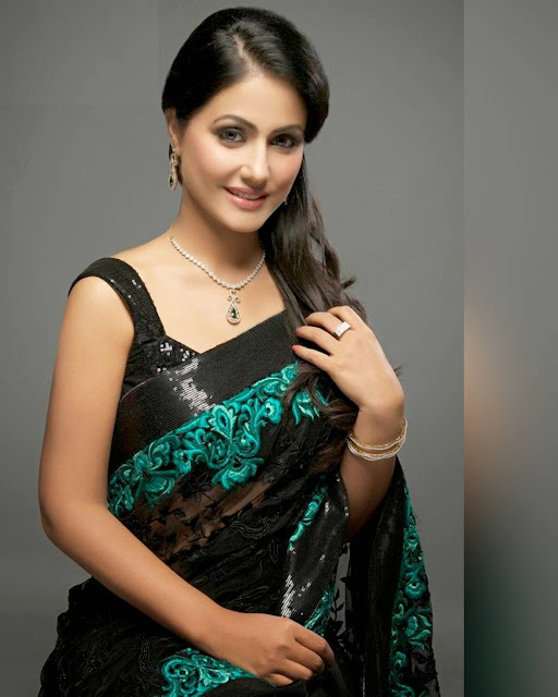 hina khan looks hot in saree photo