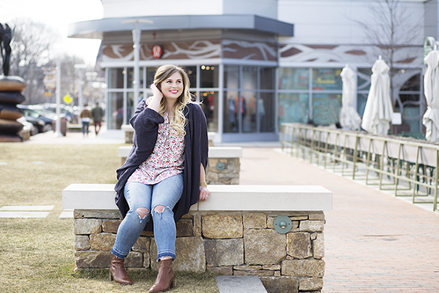 ku de ta spring summer photoshoot sasha dale photography gentle fawn aspire top eis perisian night cape dittos gigi crop mid rise la vie parisenne bangles an old soul necklace madewell booties shop the street chestnut hill boson blogger fashion blogge