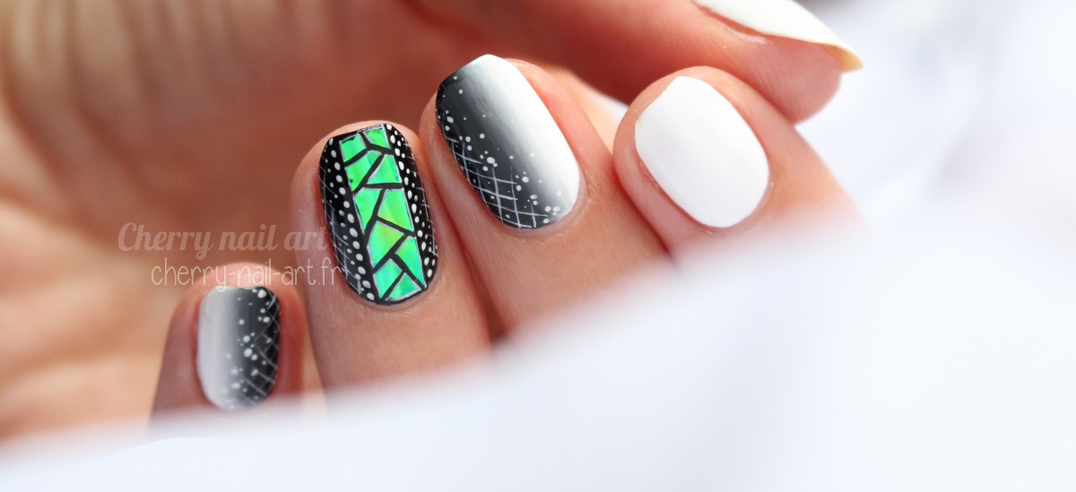 nail-art-abstrait-géométrique-glass-nail