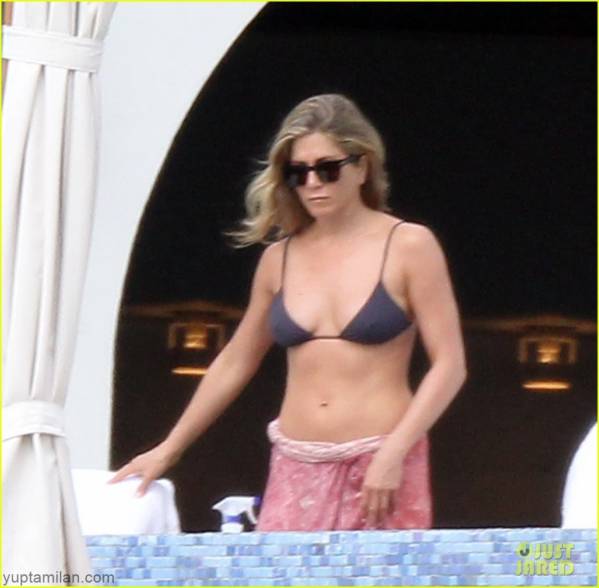 Jennifer-Aniston Sexy-Bikini-Pictures-Hot-HD-Photoshoot