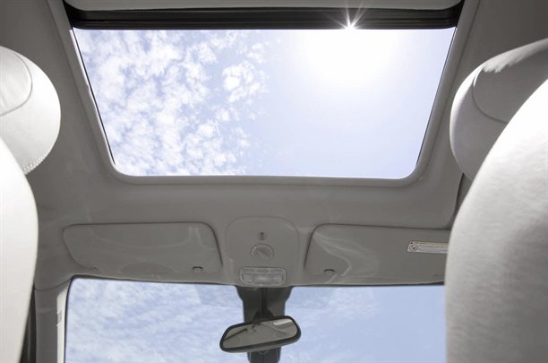 2010 Peugeot 408 - sunroof design view