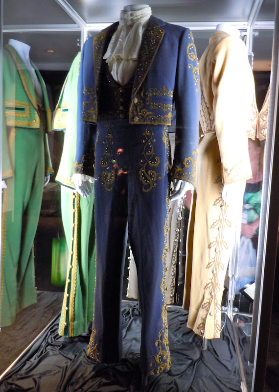 Don Diego Zorro TV costumes