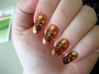 Glam-Rose with gold flakes Nail Art Design