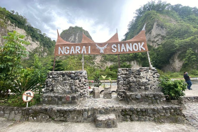 Panorama Ngarai Sianok Bukittinggi Sumatera Barat