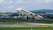 Boeing 777300ER Singapore Airlines Takeoff Aircraft Wallpaper 1799 (er take off )